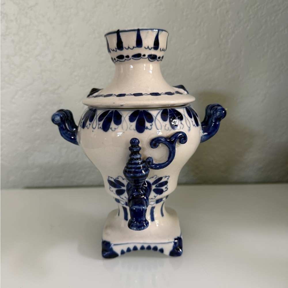 Nice Vintage Hand Painted GZHEL
Samovar  White Ceramic USSR Russia Samovar
